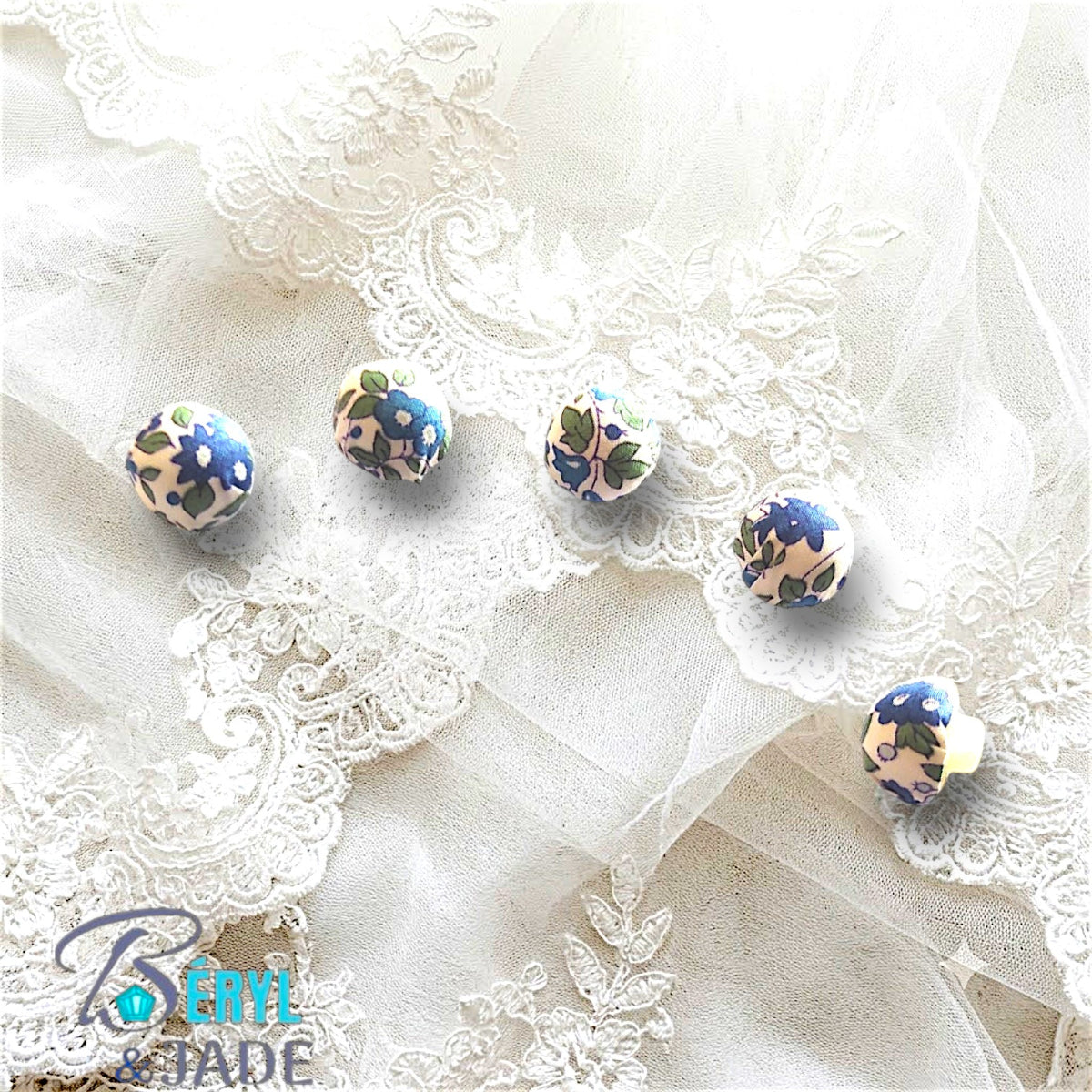 Lot de 12 Boutons Boule tissu Liberty 12 mm