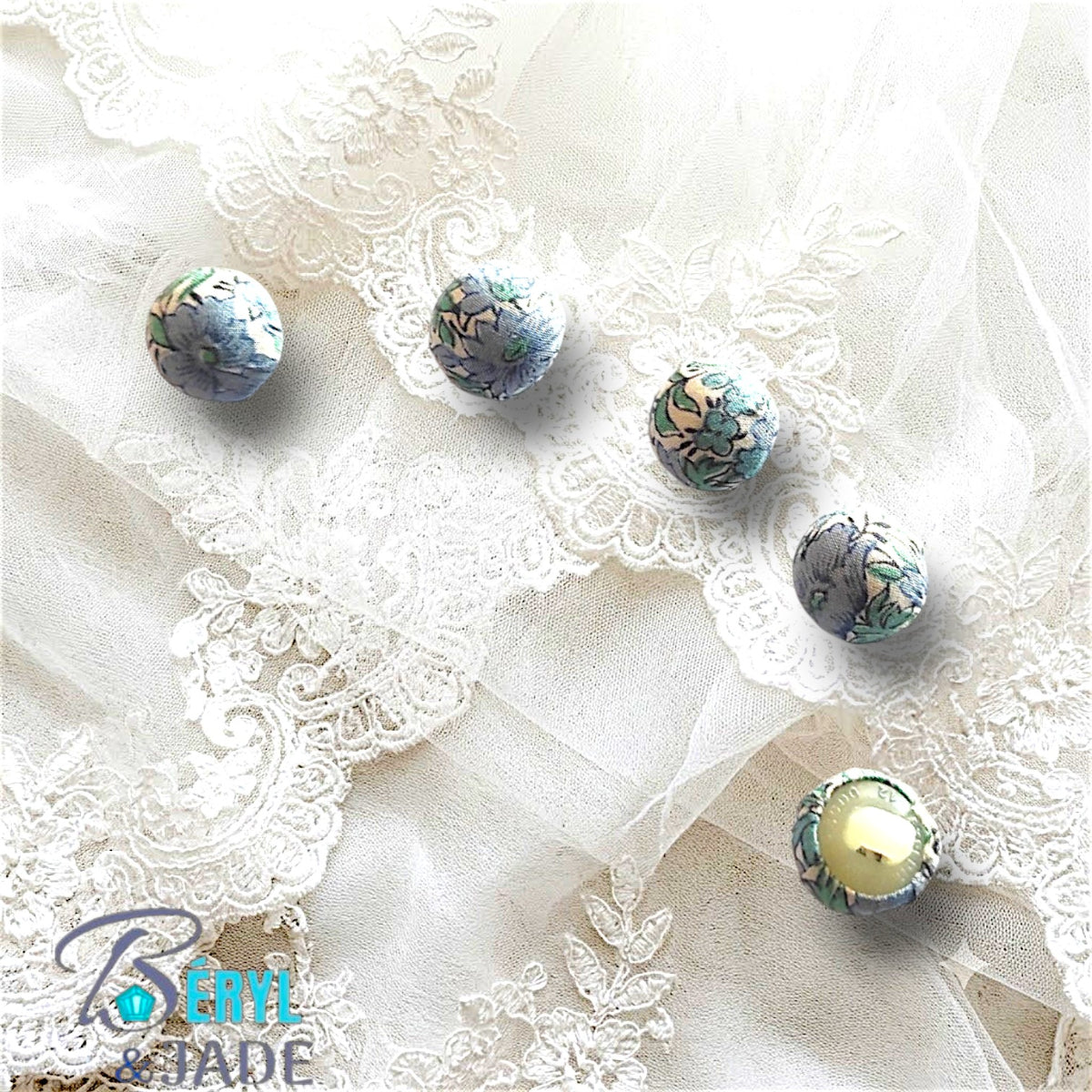 Lot de 12 Boutons Boule tissu Liberty 12 mm
